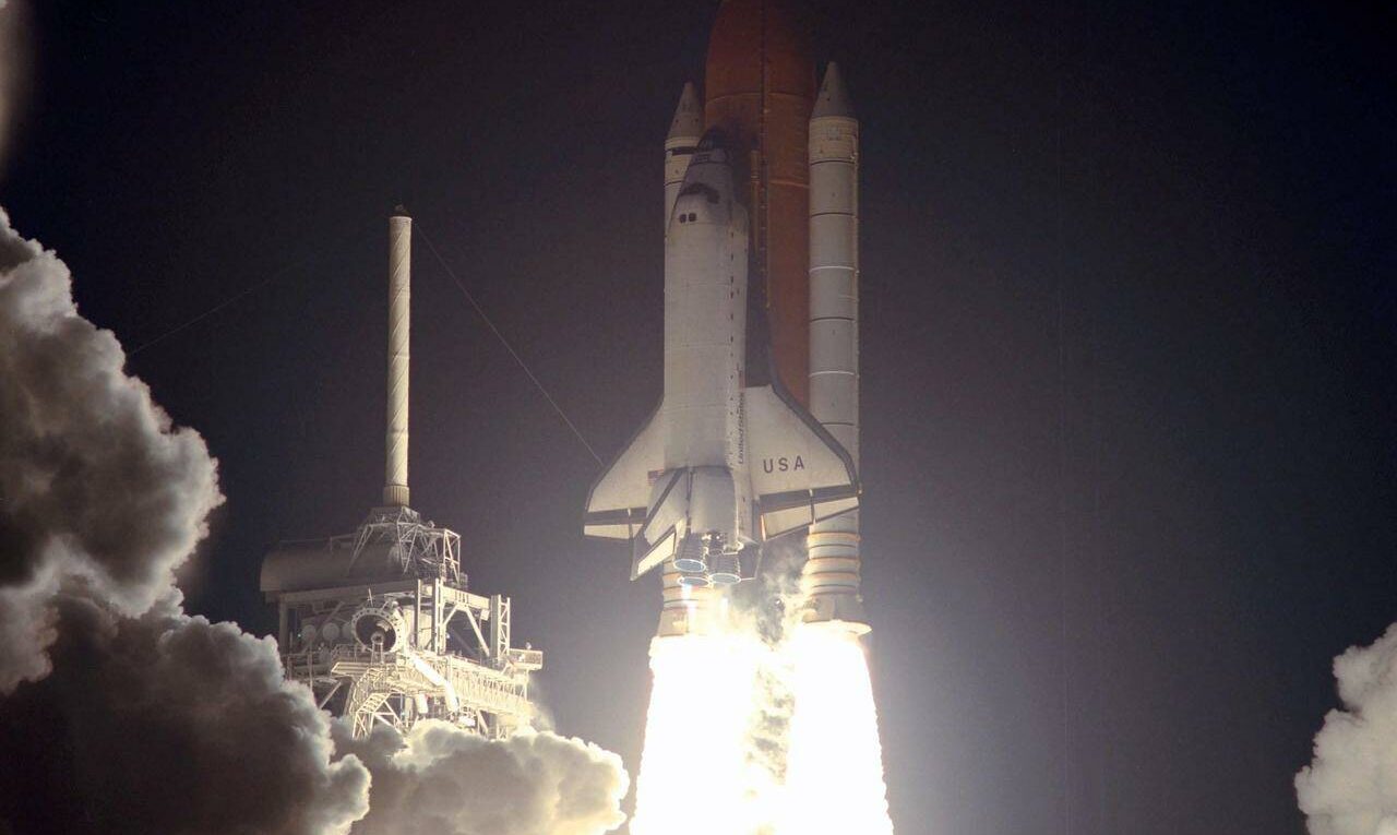 Space Shuttle Columbia launches at night on STS-93 mission (pic: NASA)